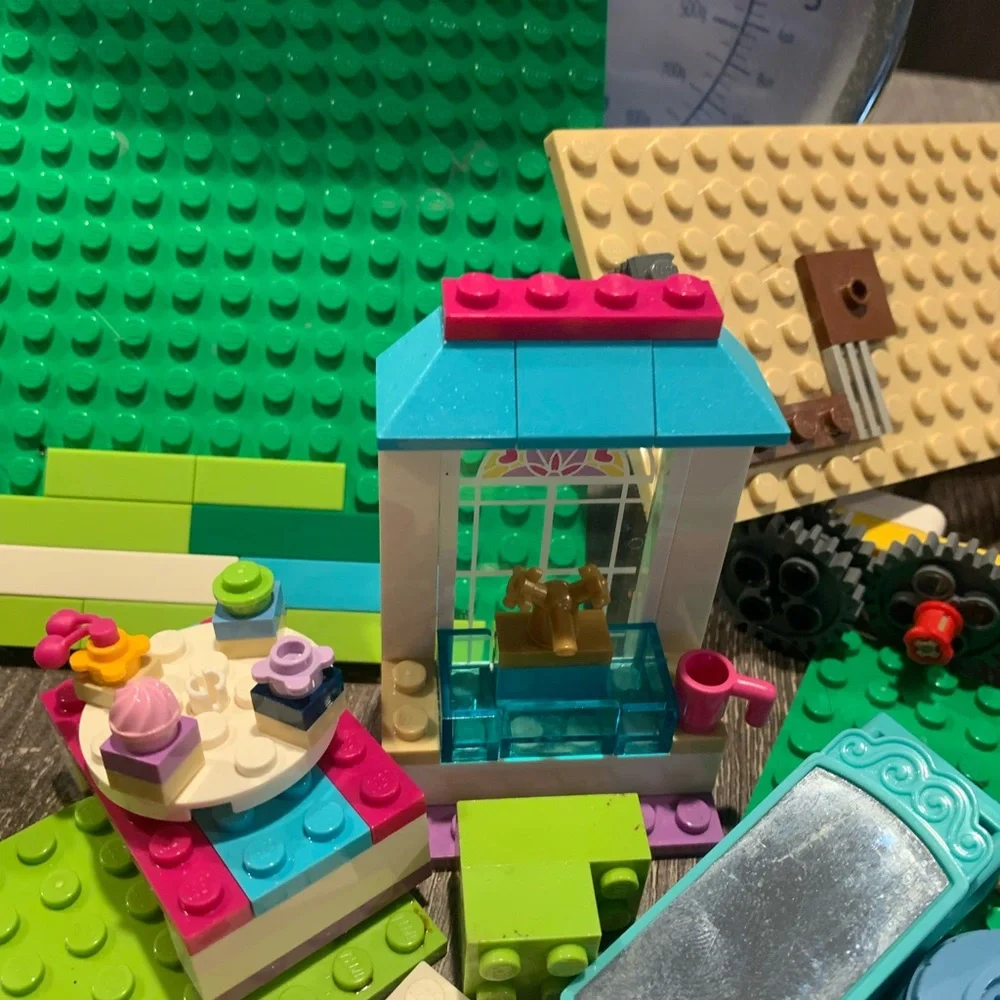 LEGO 1 1b. Bag Miscellaneous Pieces Lego Friends
